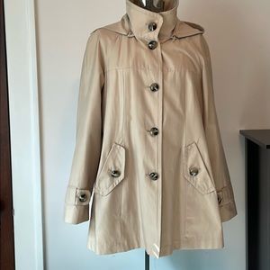 Rain jacket. Jones New York. XL. Tan. Excellent condition